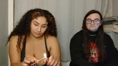 Snapshot of mommybubbles2 chatting on February 25, 2025, 4:35 am Mommy Bubbles online show from February 25, 2025, 4:35 am