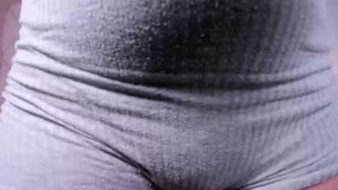 Momo  online show from September 15, 2025, 9:59 pm