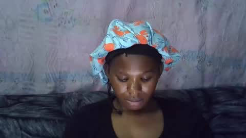 momsdoll online show from February 23, 2026, 12:02 pm