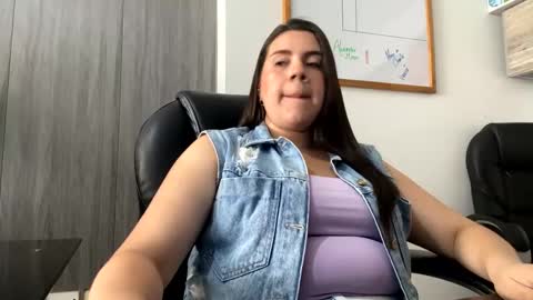 Snapshot of mona28__ chatting on September 16, 2025, 1:34 pm Mona online show from September 16, 2025, 1:34 pm