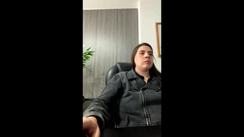 Snapshot of mona28__ chatting on September 30, 2025, 4:45 pm Mona online show from September 30, 2025, 4:45 pm