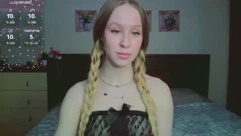 Snapshot of mona__liza chatting on February 15, 2026, 4:14 pm Mona online show from February 15, 2026, 4:14 pm