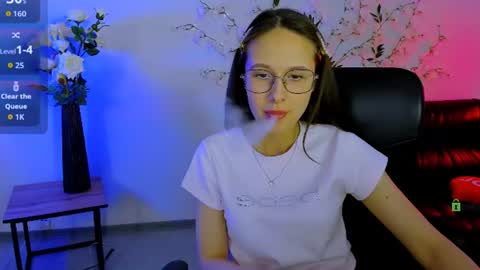 Snapshot of mona_cloud chatting on June 22, 2026, 8:22 am Mona online show from June 22, 2026, 8:22 am