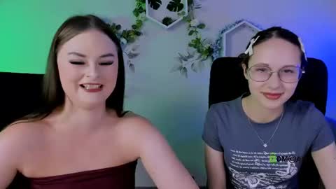 Snapshot of mona_cloud chatting on July 4, 2026, 8:31 am Mona online show from July 4, 2026, 8:31 am