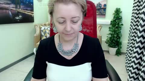 Mona online show from April 15, 2026, 11:06 am