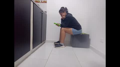 Snapshot of monaa_paloma chatting on March 24, 2026, 12:54 pm monaa_paloma online show from March 24, 2026, 12:54 pm