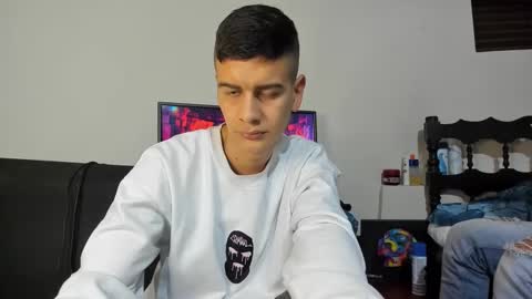 nicolas online show from December 8, 2024, 1:35 am