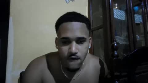 Snapshot of moneyblancos chatting on May 12, 2026, 6:32 am moneyblancos online show from May 12, 2026, 6:32 am