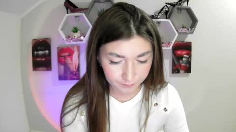 sweet girl and shine body online show from September 16, 2025, 11:11 am