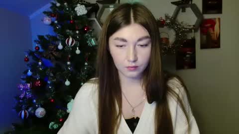 Snapshot of monica_sweets chatting on November 14, 2025, 7:18 am sweet girl and shine body online show from November 14, 2025, 7:18 am