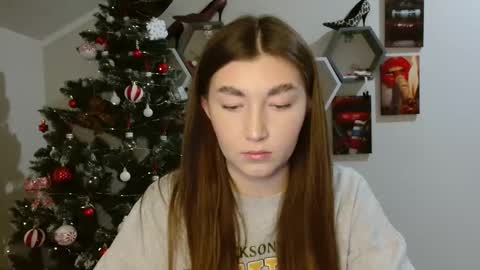 Snapshot of monica_sweets chatting on November 25, 2025, 8:03 am sweet girl and shine body online show from November 25, 2025, 8:03 am