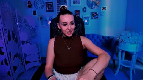 Snapshot of monicariley chatting on June 10, 2026, 9:52 am monicariley online show from June 10, 2026, 9:52 am