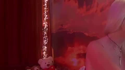 Monika    online show from December 1, 2025, 2:16 am