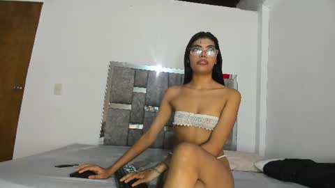 Snapshot of moniicaferrer chatting on July 3, 2026, 8:37 pm Monica online show from July 3, 2026, 8:37 pm