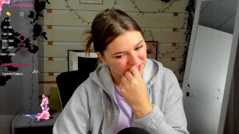 Snapshot of monika_youu chatting on March 31, 2026, 10:48 am Monika online show from March 31, 2026, 10:48 am