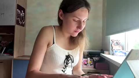 Mia online show from July 18, 2026, 6:50 am