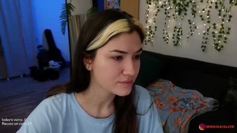 Snapshot of monikavenom chatting on February 8, 2026, 5:22 am Monika online show from February 8, 2026, 5:22 am