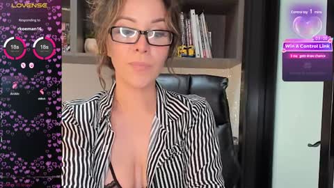 Monilee online show from January 28, 2025, 10:34 pm