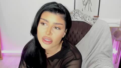 Alessia online show from May 15, 2026, 7:37 am