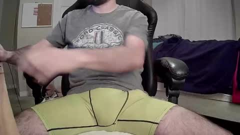Snapshot of monkey_4u chatting on October 13, 2025, 12:32 am monkey_4u online show from October 13, 2025, 12:32 am