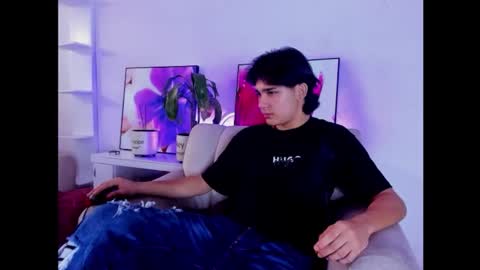 monky_0002 online show from March 3, 2026, 1:06 pm