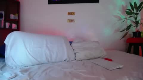 monnojones online show from April 15, 2026, 1:23 am