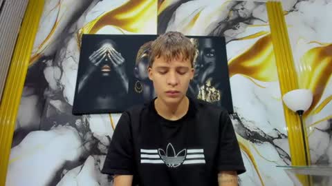 mono_blonde online show from June 19, 2026, 11:47 am