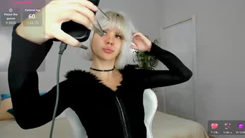 Snapshot of monro_doll chatting on July 19, 2026, 9:24 am MONRO online show from July 19, 2026, 9:24 am