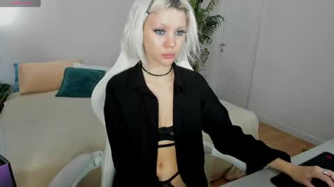 Snapshot of monro_doll chatting on July 22, 2026, 9:23 am MONRO online show from July 22, 2026, 9:23 am