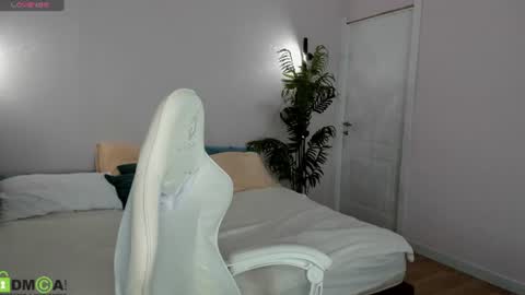 Snapshot of monro_doll chatting on July 27, 2026, 8:32 am MONRO online show from July 27, 2026, 8:32 am
