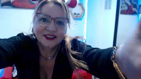 monserrat_diva online show from December 13, 2025, 7:53 pm