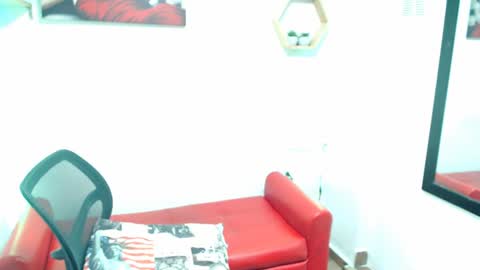 Snapshot of monserrat_diva chatting on June 24, 2026, 6:40 pm monserrat_diva online show from June 24, 2026, 6:40 pm