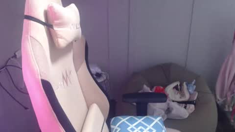 Snapshot of monstercockselfsuck chatting on January 12, 2025, 4:08 pm ELYSE A SIMPLE GIRL online show from January 12, 2025, 4:08 pm