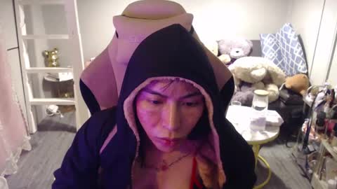 Snapshot of monstercockselfsuck chatting on April 29, 2026, 4:44 pm ELYSE A SIMPLE GIRL online show from April 29, 2026, 4:44 pm