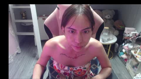 Snapshot of monstercockselfsuck chatting on May 21, 2026, 11:17 am ELYSE A SIMPLE GIRL online show from May 21, 2026, 11:17 am
