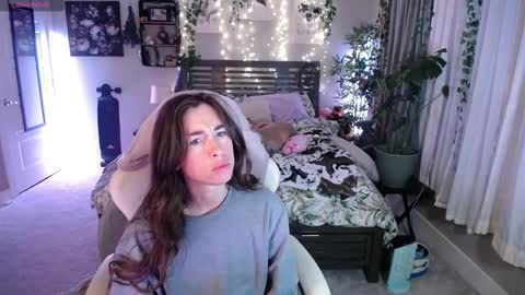 Lydia Mooney online show from January 3, 2025, 1:27 am