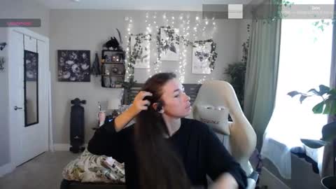 Lydia Mooney online show from January 11, 2025, 7:16 pm