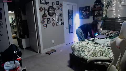 Lydia Mooney online show from January 24, 2025, 2:28 am