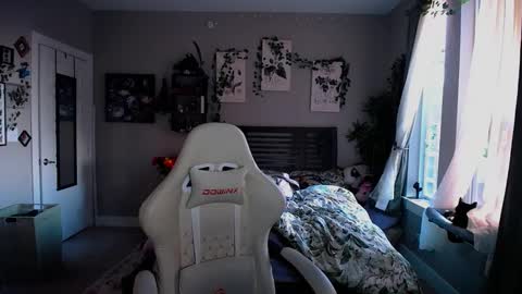 Lydia Mooney online show from February 20, 2025, 12:08 am