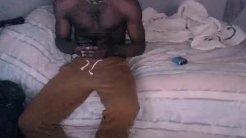 Snapshot of montydxxx2 chatting on February 4, 2026, 12:27 am montydxxx2 online show from February 4, 2026, 12:27 am