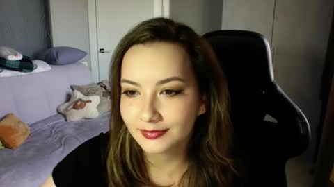 moodiemira online show from September 16, 2025, 3:02 pm