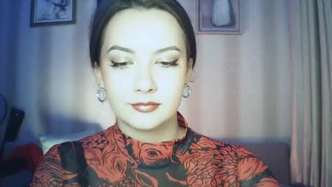 moodiemira online show from September 25, 2025, 6:44 pm