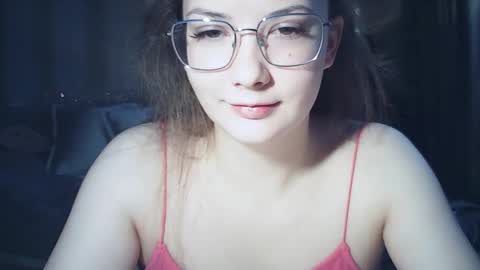 moodiemira online show from February 6, 2026, 1:14 pm