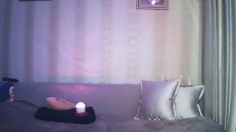 moodiemira online show from February 21, 2026, 7:37 pm