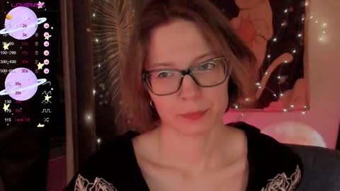 Roxy online show from December 4, 2025, 7:44 pm