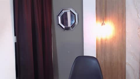 moon_and_fire_ online show from February 2, 2026, 4:00 am