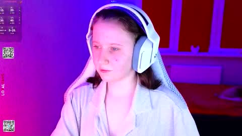 Snapshot of moon_avengers chatting on February 17, 2026, 3:40 pm Lola online show from February 17, 2026, 3:40 pm