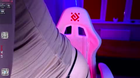 Snapshot of moon_avengers chatting on February 24, 2026, 3:32 pm Lola online show from February 24, 2026, 3:32 pm