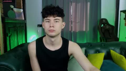 moon_gloww online show from February 27, 2026, 6:13 am