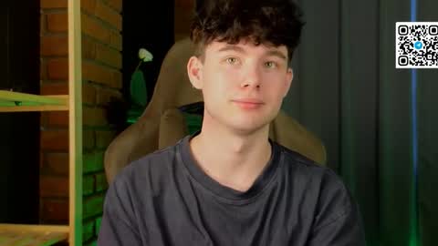 moon_gloww online show from March 18, 2026, 9:01 am